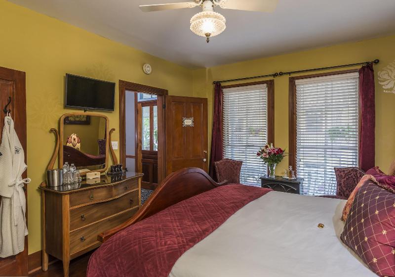 Carriage Way Inn — photo 15
