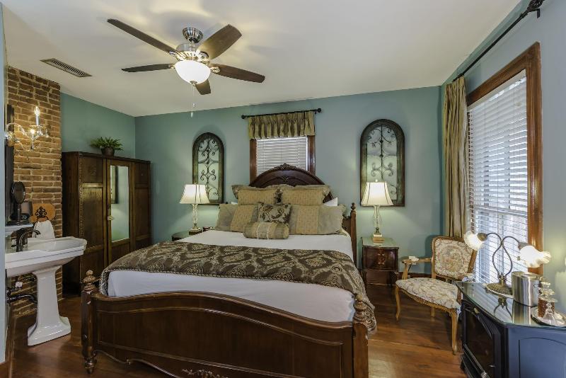 Carriage Way Inn — photo 5