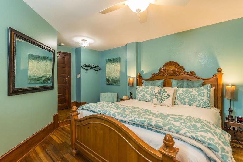 Carriage Way Inn — photo 33