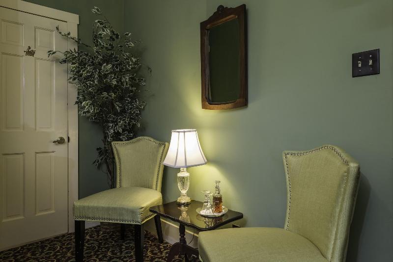 Carriage Way Inn — photo 29