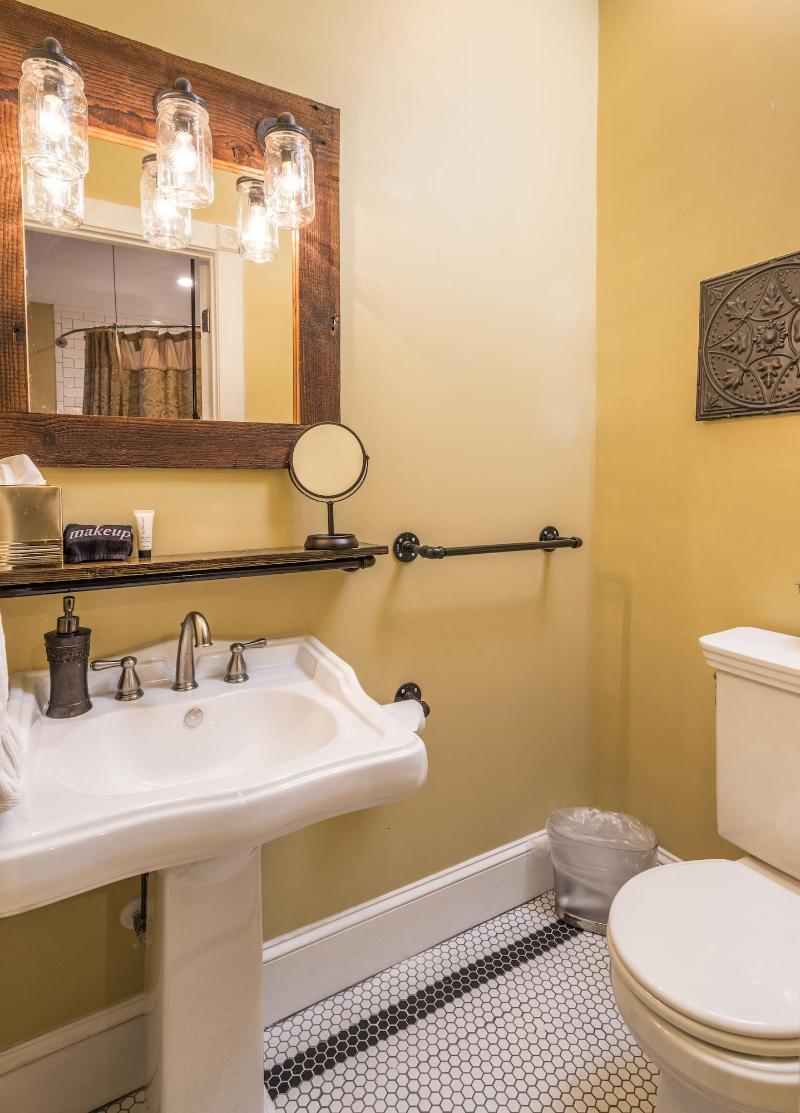 Carriage Way Inn — photo 58