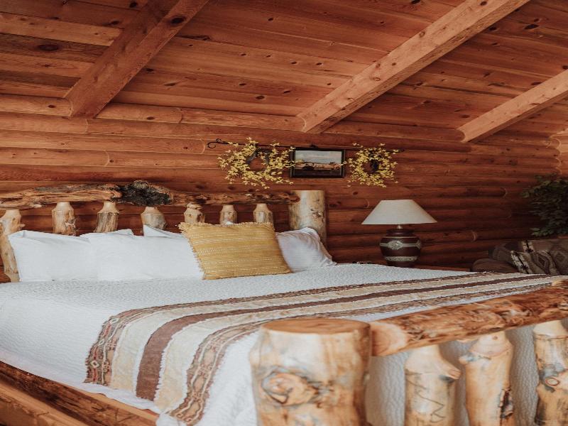 Bryce Canyon Log Cabins image