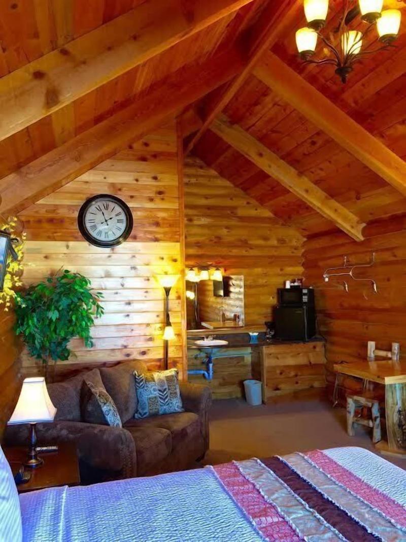 Bryce Canyon Log Cabins image