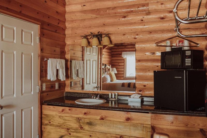 Bryce Canyon Log Cabins image