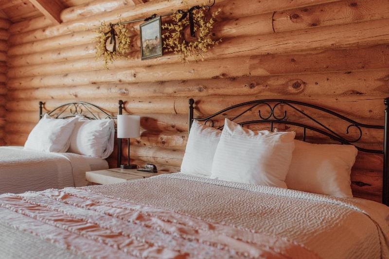 Bryce Canyon Log Cabins image