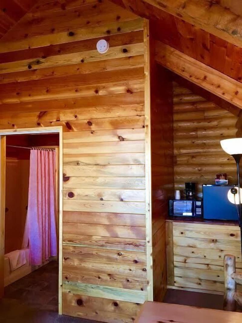 Bryce Canyon Log Cabins image