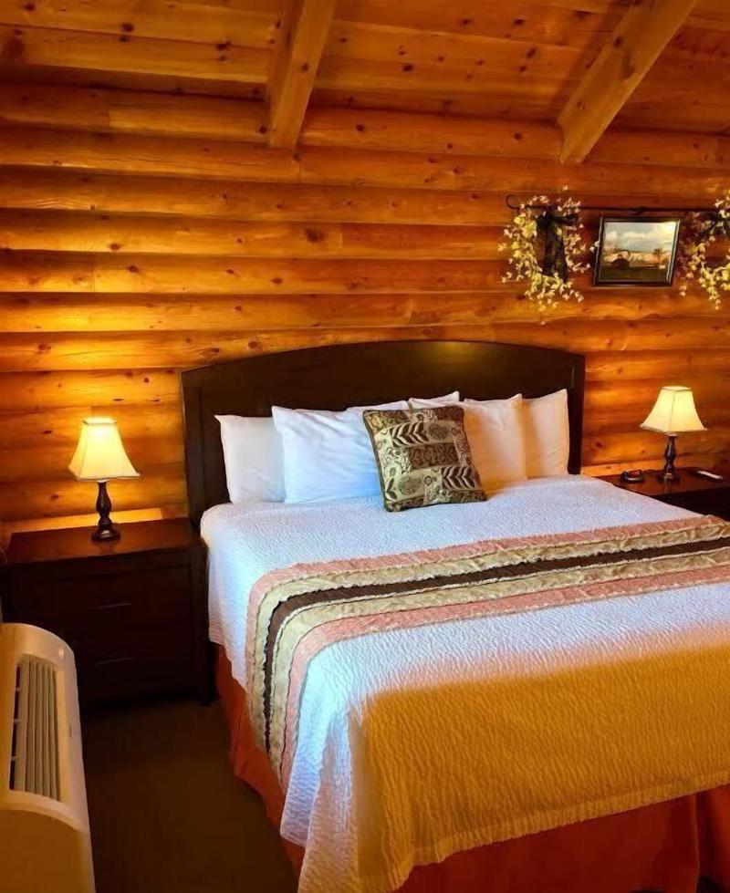 Bryce Canyon Log Cabins image