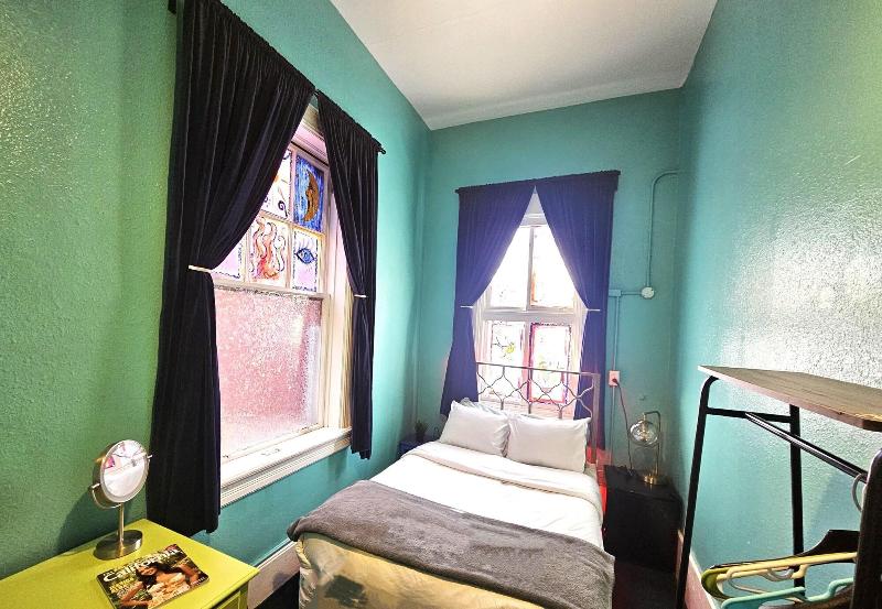 Gaslamp Hostel image
