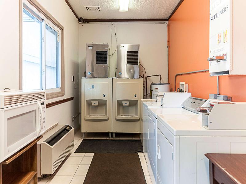 Motel 6 Southgate Mi Detroit image
