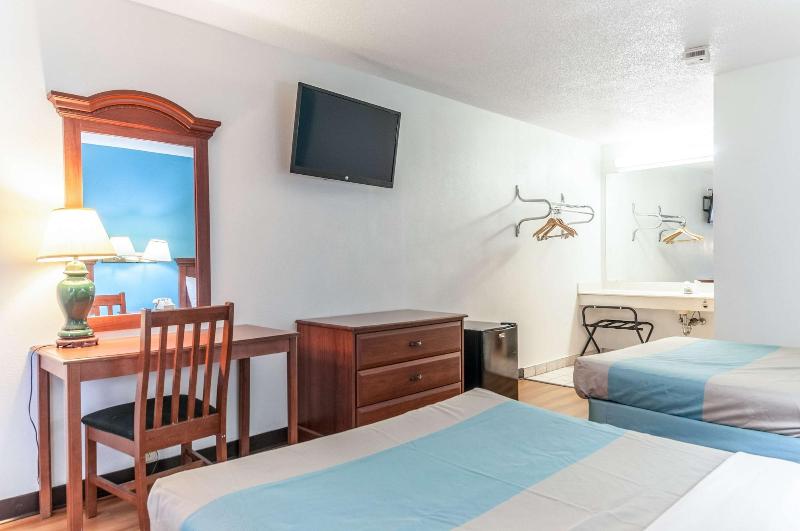 Motel 6 Southgate Mi Detroit image