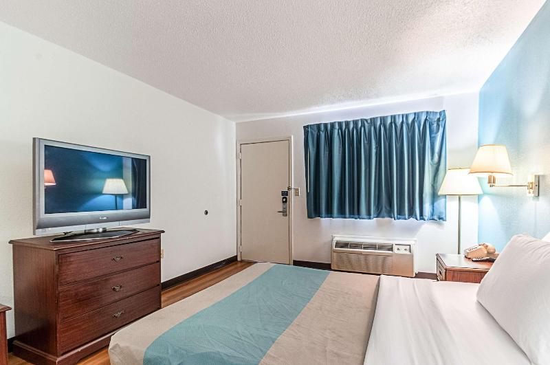 Motel 6 Southgate Mi Detroit image