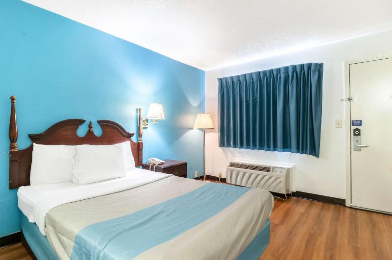 Motel 6 Southgate Mi Detroit image