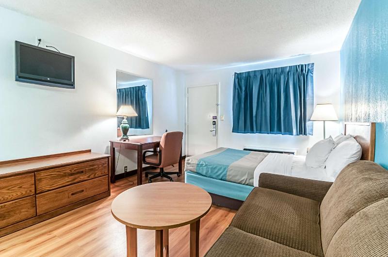 Motel 6 Southgate Mi Detroit image