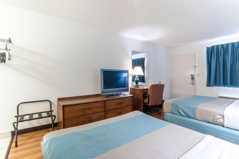 Motel 6 Southgate Mi Detroit image