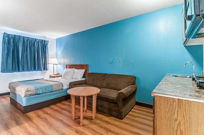 Motel 6 Southgate Mi Detroit image