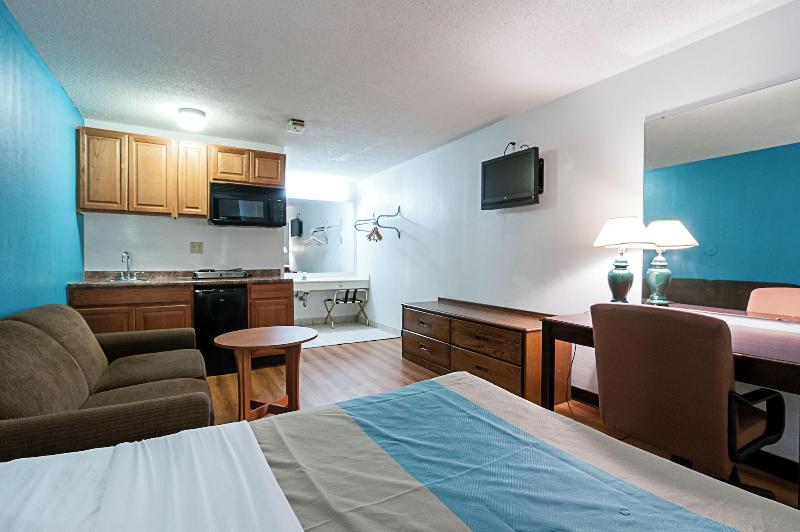 Motel 6 Southgate Mi Detroit image