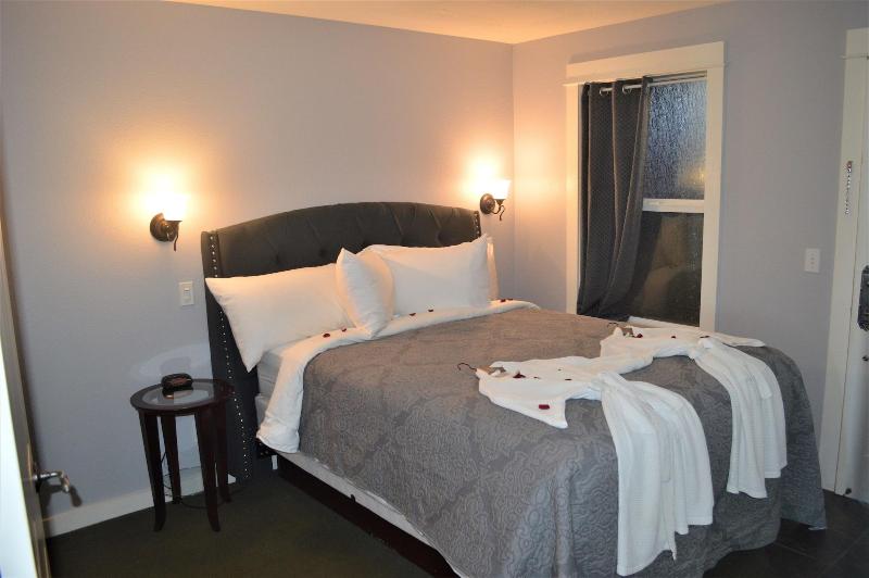 Starfish Manor Oceanfront Hotel image