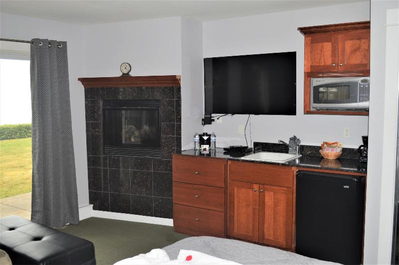 Starfish Manor Oceanfront Hotel image