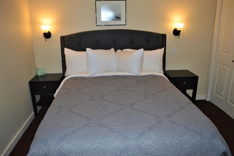 Starfish Manor Oceanfront Hotel image
