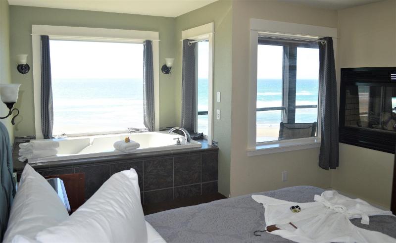 Starfish Manor Oceanfront Hotel image