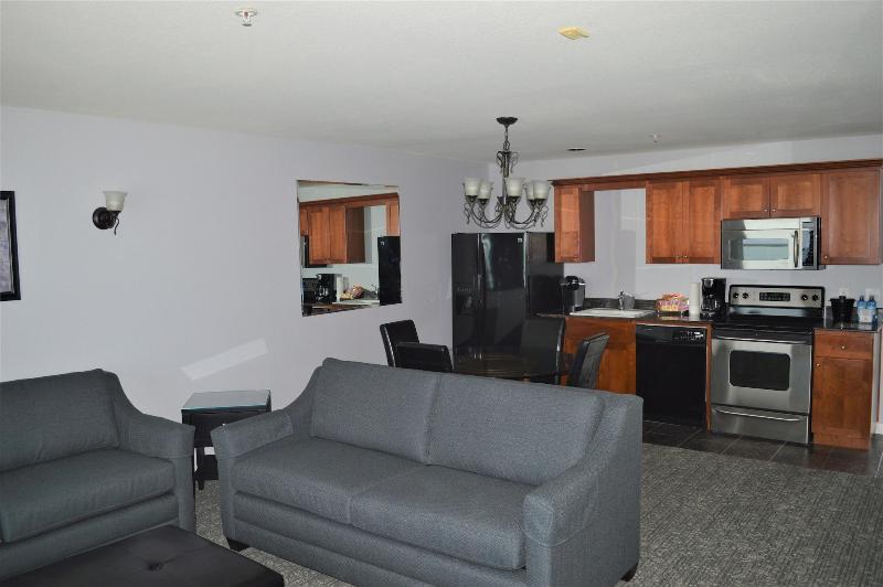 Starfish Manor Oceanfront Hotel image