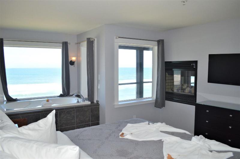 Starfish Manor Oceanfront Hotel image