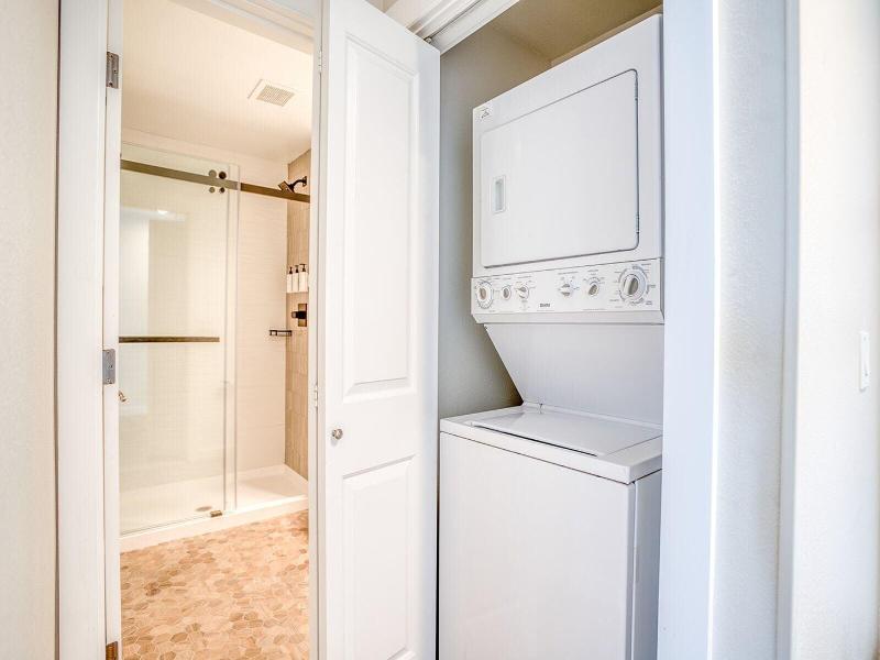 Starfish Manor Oceanfront Hotel image