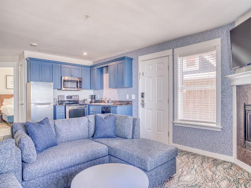 Starfish Manor Oceanfront Hotel image