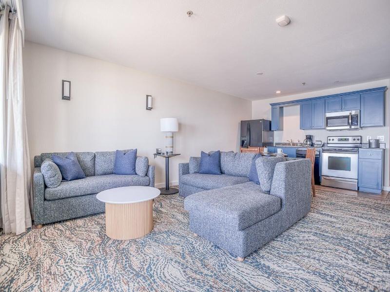 Starfish Manor Oceanfront Hotel image