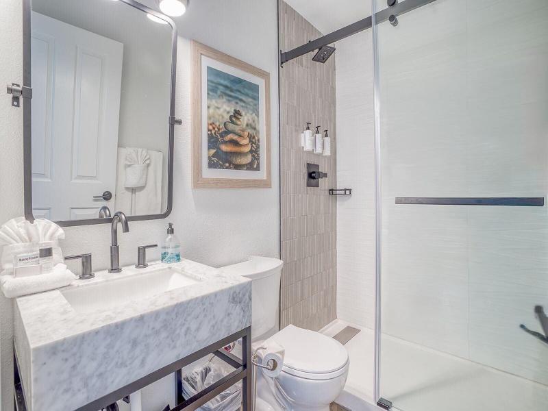 Starfish Manor Oceanfront Hotel image