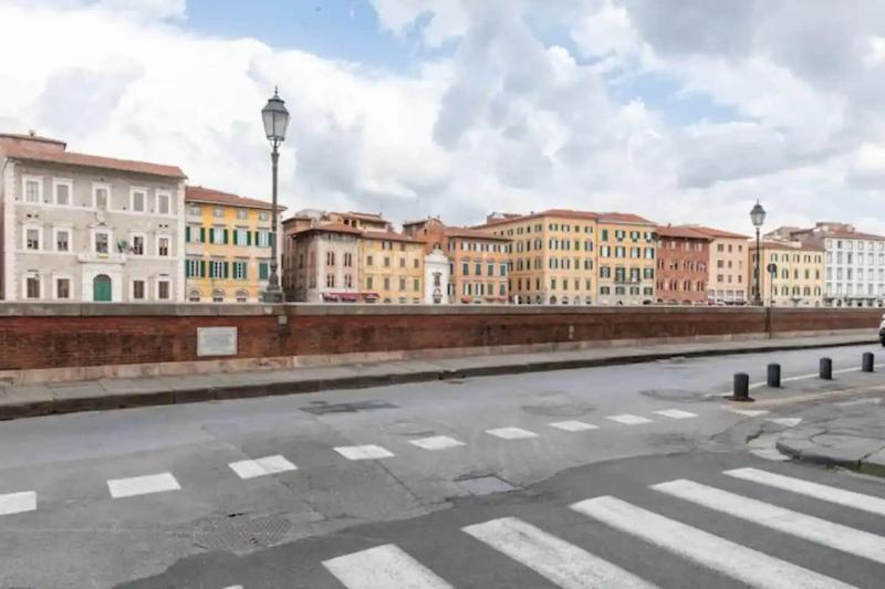 Luxury Tower House In The Heart Of Pisa image