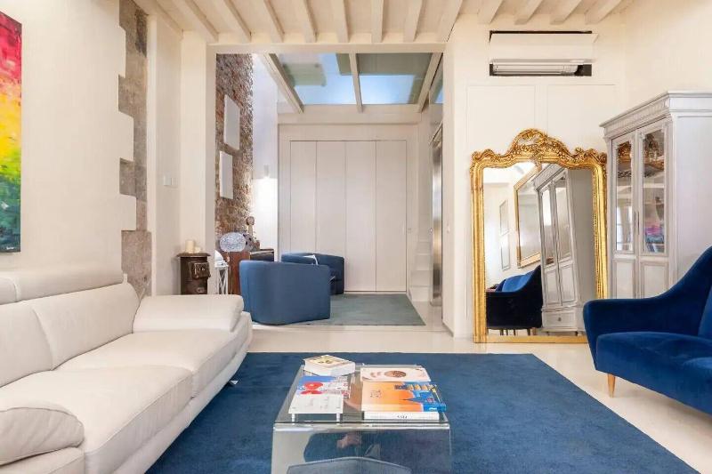 Luxury Tower House In The Heart Of Pisa image