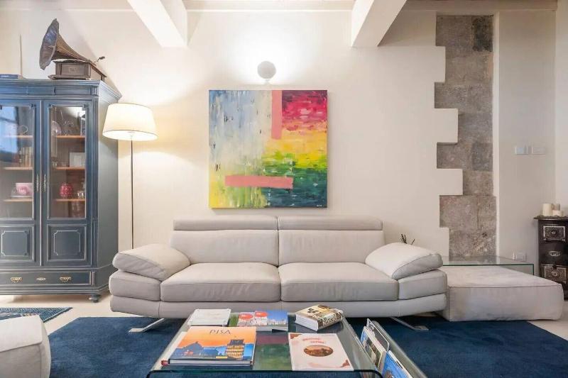 Luxury Tower House In The Heart Of Pisa image
