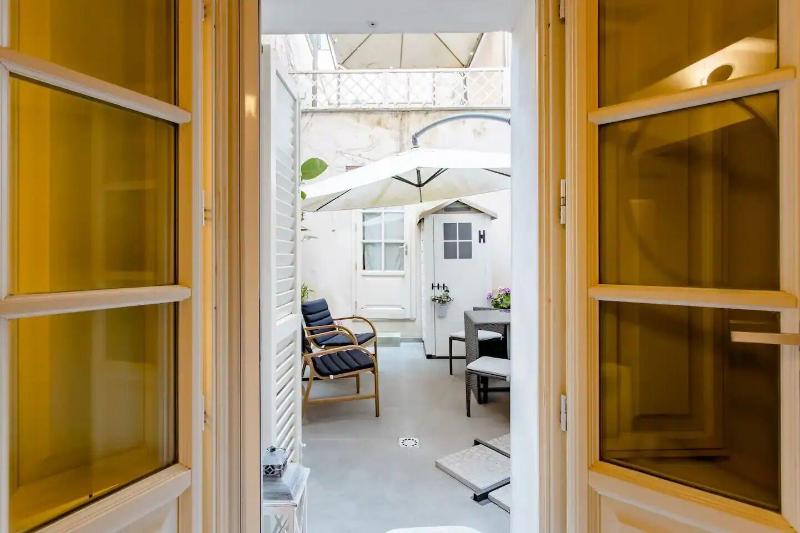 Luxury Tower House In The Heart Of Pisa image