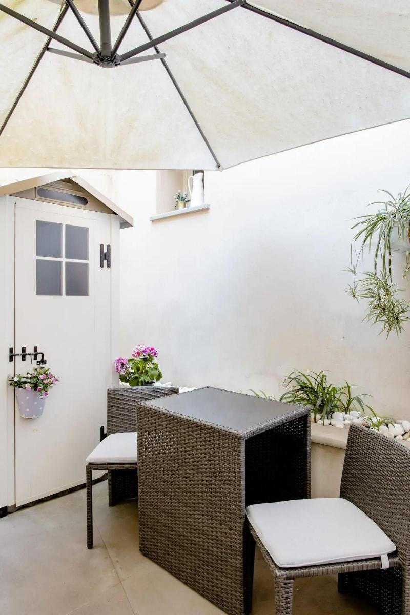 Luxury Tower House In The Heart Of Pisa image