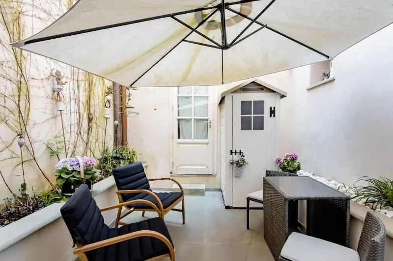 Luxury Tower House In The Heart Of Pisa image