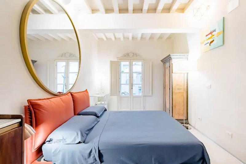 Luxury Tower House In The Heart Of Pisa image