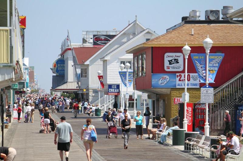 Seabonay Oceanfront Motel image