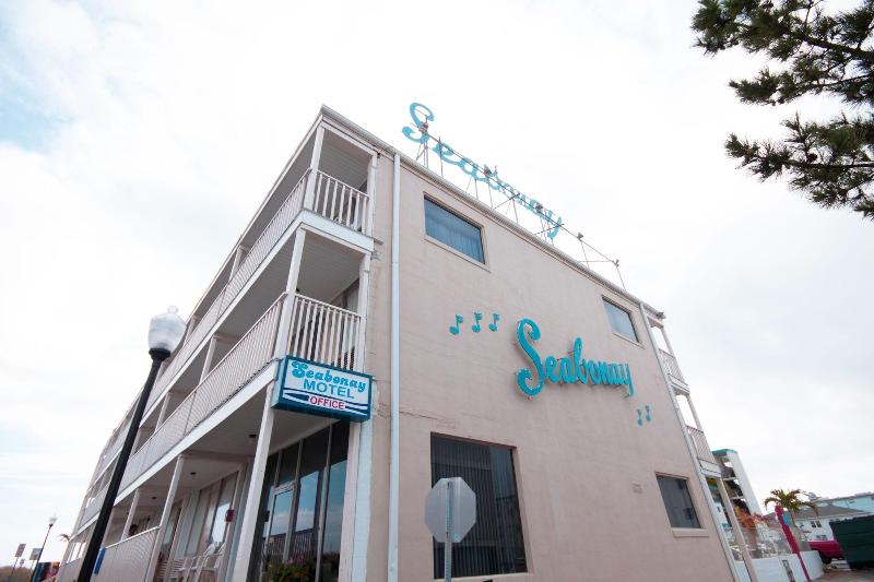 Seabonay Oceanfront Motel image
