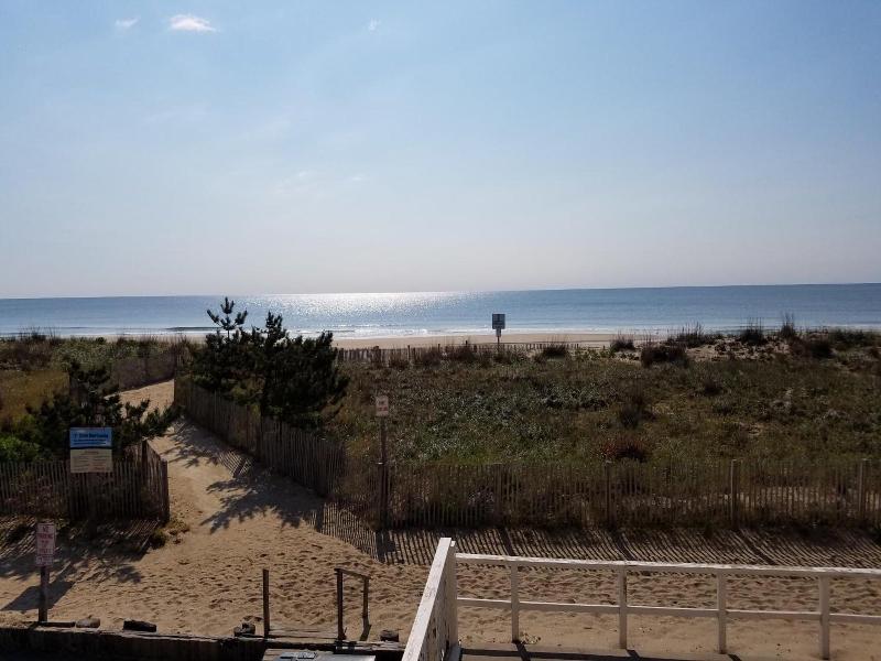 Seabonay Oceanfront Motel image