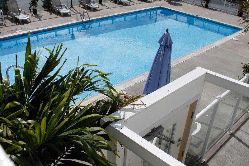 Seabonay Oceanfront Motel image