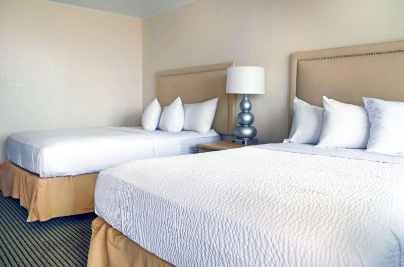 Seabonay Oceanfront Motel image