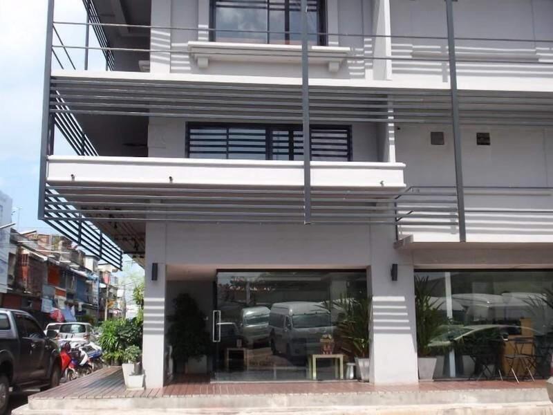 I Room Hotel image
