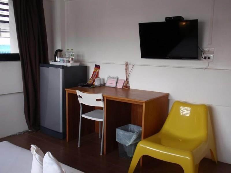I Room Hotel image