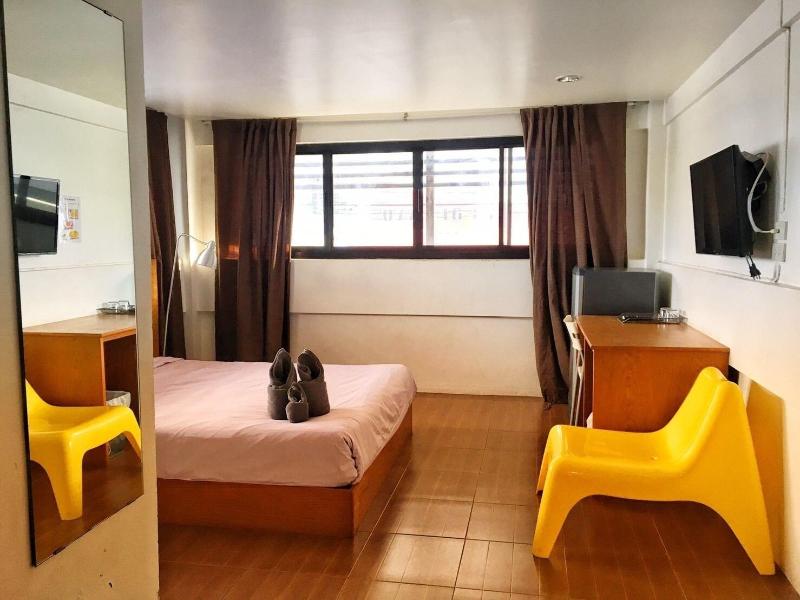 I Room Hotel image