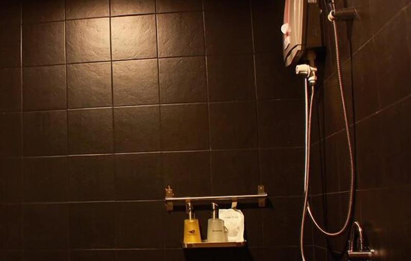 I Room Hotel image