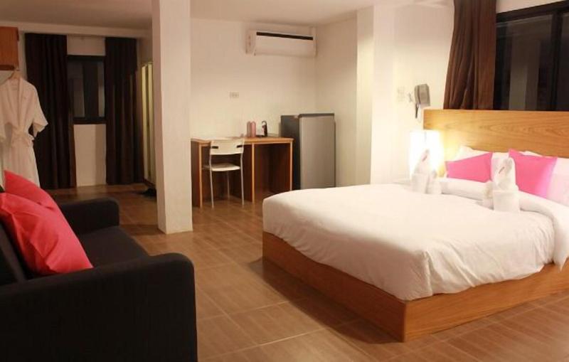 I Room Hotel image