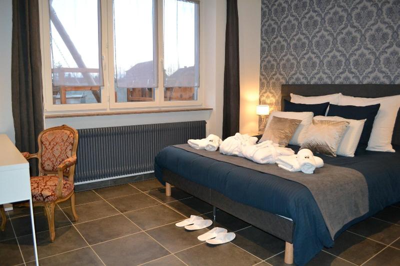 Domaine Des Trois Sorciers image