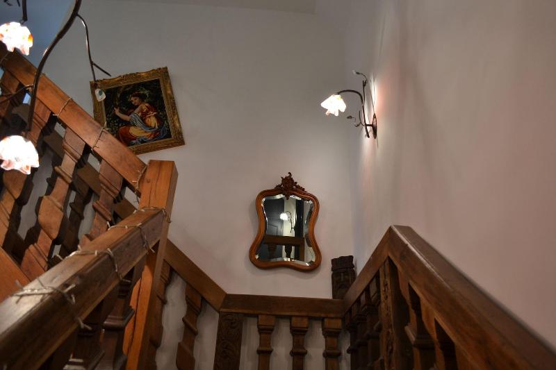 Domaine Des Trois Sorciers image