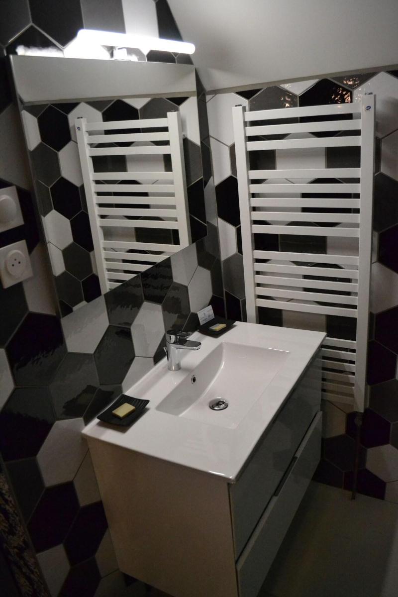 Domaine Des Trois Sorciers image